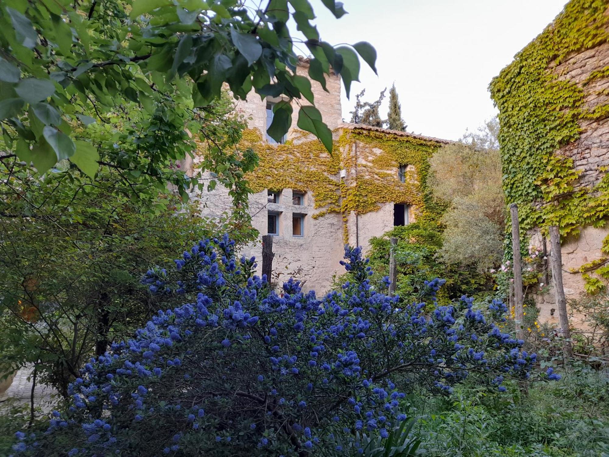 Le Mas Du Lac Uzès Екстериор снимка